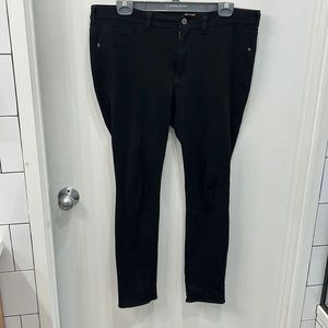 Pilcro and the letterpress black ponte stretch legging pants.